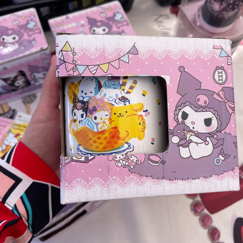 Hello Kitty - Picture 2 of 2